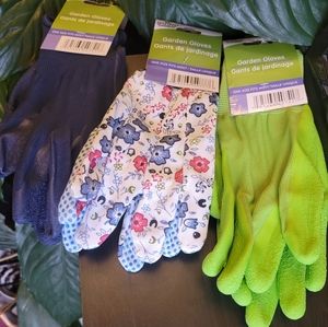 Garden Gloves. SIZE S/M stretch. Pack Of 3. Nwt